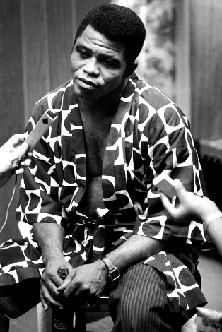 James Brown at the Apollo 1968 - Harlem, New York - Large Format Photography - Eve Arnold