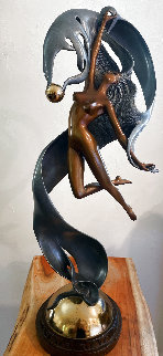 Perla Bronze Sculpture 1987 20 in Sculpture - Angelo Basso
