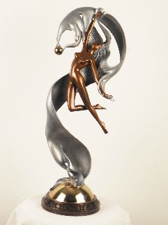 Perla Bronze Sculpture 1987 25 in Sculpture - Angelo Basso