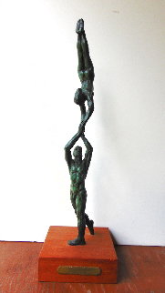Two Athletes (Gymnasts) 21 in Sculpture - Joe Brown Two Athletes (Gymnasts) 21 in Sculpture - Joe Brown