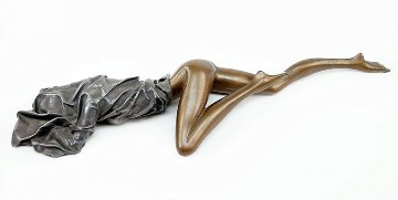 Venus Sdraiata Bronze Sculpture 1980 30 in Sculpture - Bruno Bruni Venus Sdraiata Bronze Sculpture 1980 30 in Sculpture - Bruno Bruni
