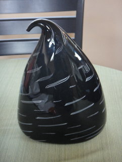 Black Winkle Kiss Unique Glass Sculpture 2003 9 in Sculpture - Nancy Callan Black Winkle Kiss Unique Glass Sculpture 2003 9 in Sculpture - Nancy Callan