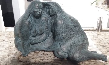 Mujeras Con Manta Bronze Sculpture 1987 19 in  Sculpture - Felipe Castaneda