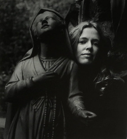 Untitled (Girl Posing With Statue St Bernadette) 1973 Photography - Imogen Cunningham