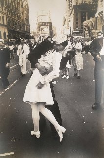alfred eisenstaedt vj day photo alfred eisenstaedt vj day photo
