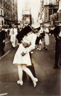 V.J. Day and Farewell to Servicemen Photography - Alfred Eisenstaedt V.J. Day and Farewell to Servicemen Photography - Alfred Eisenstaedt