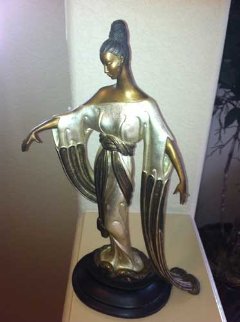 Negligee Bronze Sculpture AP 1984 Sculpture - Erte Negligee Bronze Sculpture AP 1984 Sculpture - Erte