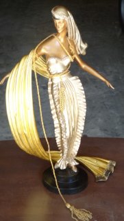 American Millionairess Bronze Sculpture 1990 Sculpture - Erte American Millionairess Bronze Sculpture 1990 Sculpture - Erte