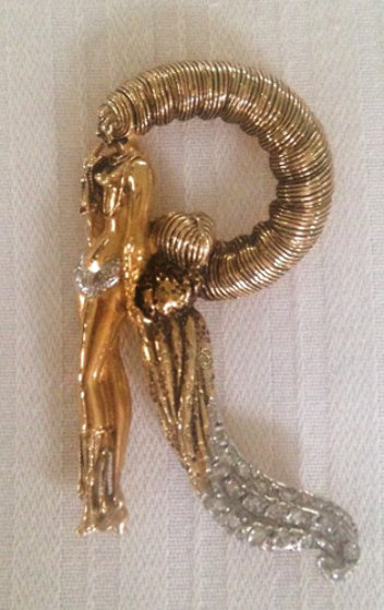 Letter 'R' From the Alphabet Collection Gold Pendant 1990 Jewelry by Erte Letter 'R' From the Alphabet Collection Gold Pendant 1990 Jewelry by Erte