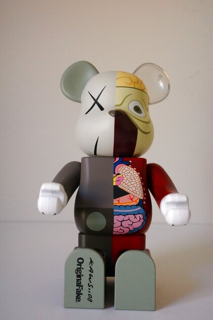 Kaws X Kubrick Set 1 Bus Stop - Bearbrick Medicom Vinyl