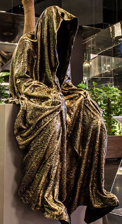 Guardians of Time, Sitting on a Ledge resin Sculpture 2014 Sculpture - Manfred Kielnhofer Guardians of Time, Sitting on a Ledge resin Sculpture 2014 Sculpture - Manfred Kielnhofer