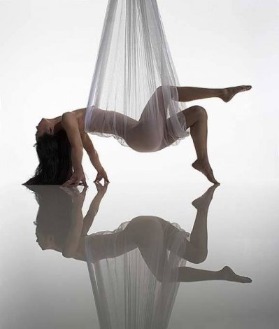 Mirrored Nude With Cloth 2008 Photography - Manfred Kielnhofer