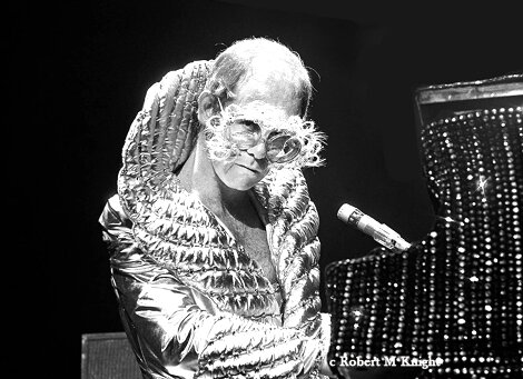 Elton John, Hawaii 1975 Photography - Robert Knight