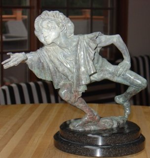 La Fuite Du Temps Bronze Sculpture 16 in Sculpture - Richard MacDonald La Fuite Du Temps Bronze Sculpture 16 in Sculpture - Richard MacDonald