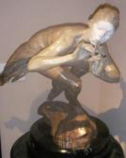 Piper Draped 1/2 Life Size Bronze Sculpture 1999 30 in Sculpture - Richard MacDonald Piper Draped 1/2 Life Size Bronze Sculpture 1999 30 in Sculpture - Richard MacDonald