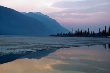 Yukon Lake Panorama - Thomas Mangelsen Yukon Lake Panorama - Thomas Mangelsen