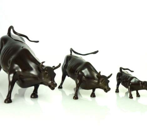 Wall Street Bulls Bronze Sculptures (Set of 3) Sculpture - Arturo Di Modica