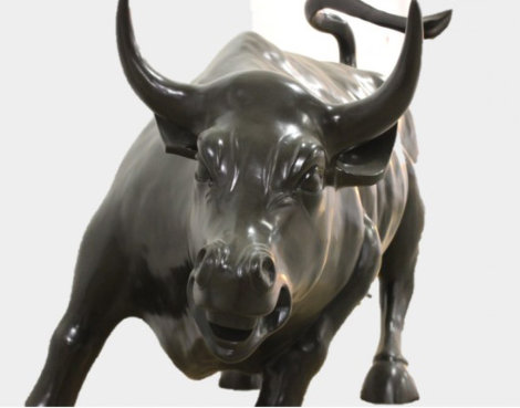 Charging Bull Bronze Sculpture Sculpture - Arturo Di Modica