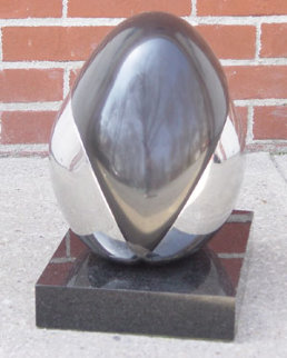 Untitled Egg Marble Sculpture 1980 14 in Sculpture - Arturo Di Modica Untitled Egg Marble Sculpture 1980 14 in Sculpture - Arturo Di Modica