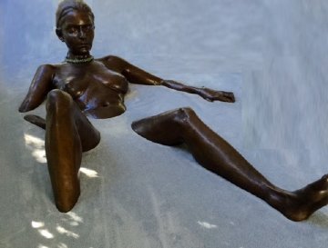 Bather Bronze Life Size Sculpture 1999 Sculpture - David Phelps Bather Bronze Life Size Sculpture 1999 Sculpture - David Phelps