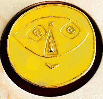 Tete Au Masque Gold Medallion 1956 23 c. Gold Jewelry - Pablo Picasso Tete Au Masque Gold Medallion 1956 23 c. Gold Jewelry - Pablo Picasso