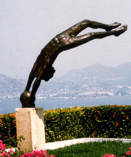 Cosmos Bronze Life Size Sculpture 100 in Sculpture - Victor Salmones Cosmos Bronze Life Size Sculpture 100 in Sculpture - Victor Salmones