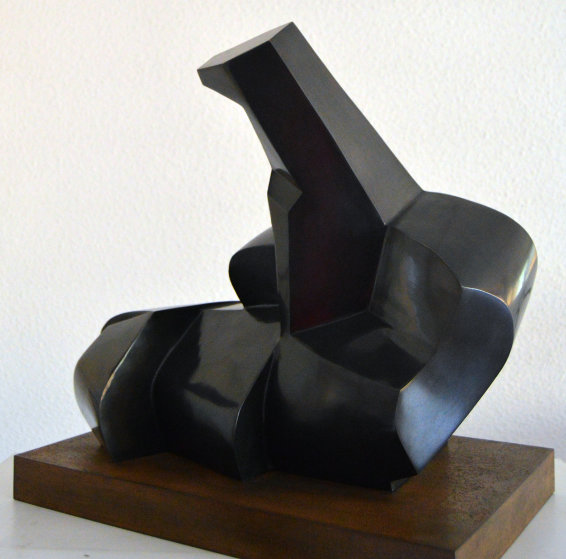 Entertainment With Picasso The Guitar And The Cubism 22 Bronze Sculpture 1984 By Pablo Serrano