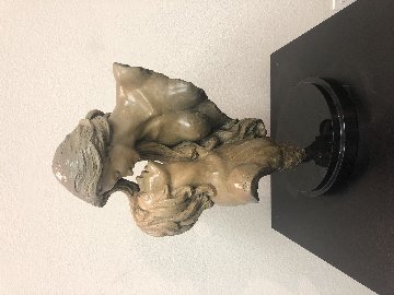 L'une Bronze Sculpture 2015 25 in Sculpture - Nguyen Tuan L'une Bronze Sculpture 2015 25 in Sculpture - Nguyen Tuan