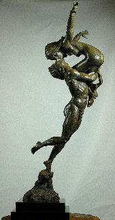 Muse Bronze Sculpture 2016 53 in Sculpture - Nguyen Tuan Muse Bronze Sculpture 2016 53 in Sculpture - Nguyen Tuan