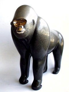 Silverback Gorilla Bronze Sculpture AP 14 in Sculpture - Loet Vanderveen Silverback Gorilla Bronze Sculpture AP 14 in Sculpture - Loet Vanderveen