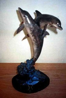 Ocean Friends Bronze Sculpture (Dolphins) 1994 17 in Sculpture - Robert Wyland Ocean Friends Bronze Sculpture (Dolphins) 1994 17 in Sculpture - Robert Wyland