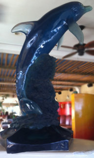 Friendly Dolphin Kalonite Life Size Sculpture 1993 48 in Sculpture - Robert Wyland Friendly Dolphin Kalonite Life Size Sculpture 1993 48 in Sculpture - Robert Wyland
