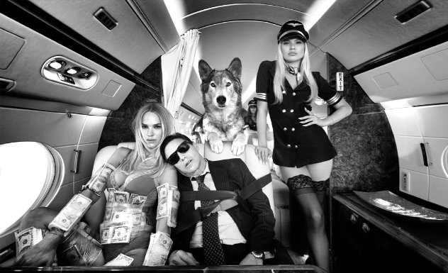 Flight AP 2022 - Celebrities - Wall Street Photography by David Yarrow